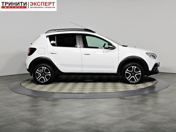 Renault Sandero II Рестайлинг с пробегом 2018 года, цена 1 437 000 рублей, 66312 км, хэтчбек, Автокод Объявления