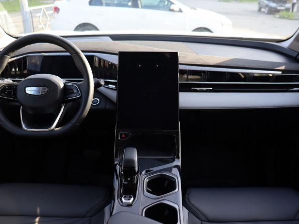 Geely Atlas II с пробегом 2024 года, цена 2 410 000 рублей, 42170 км, внедорожник, Автокод Объявления