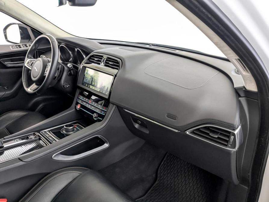 Jaguar F-Pace I Москва  - изображение 11