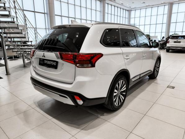 Mitsubishi Outlander III Рестайлинг 3 с пробегом 2021 года, цена 2 785 000 рублей, 37365 км, внедорожник, Автокод Объявления