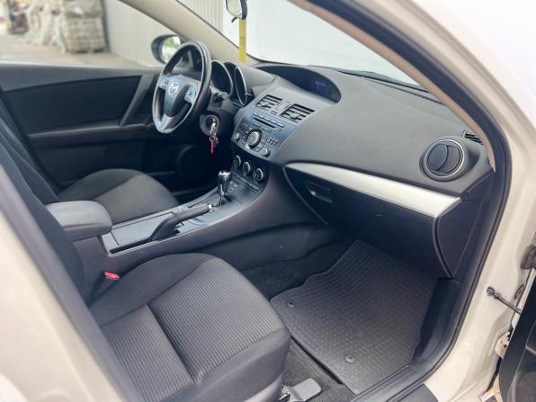 Mazda 3 II (BL) Рестайлинг с пробегом 2012 года, цена 720 000 рублей, 196000 км, хэтчбек, Автокод Объявления