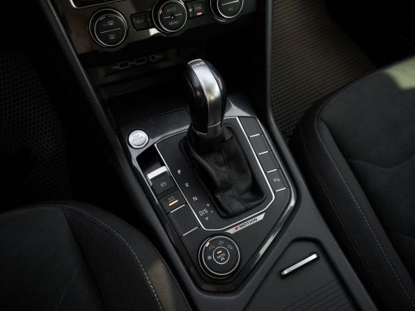 Volkswagen Tiguan II с пробегом 2018 года, цена 2 674 000 рублей, 118000 км, внедорожник, Автокод Объявления