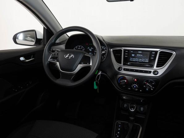Hyundai Solaris II Рестайлинг с пробегом 2021 года, цена 1 578 000 рублей, 71663 км, седан, Автокод Объявления