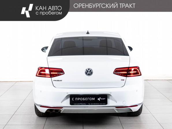 Volkswagen Passat B8 с пробегом 2017 года, цена 1 780 000 рублей, 201375 км, седан, Автокод Объявления