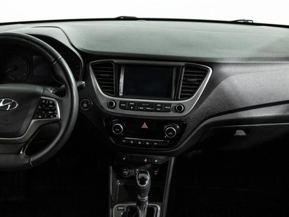 Hyundai Solaris II с пробегом 2018 года, цена 1 199 585 рублей, 186237 км, седан, Автокод Объявления