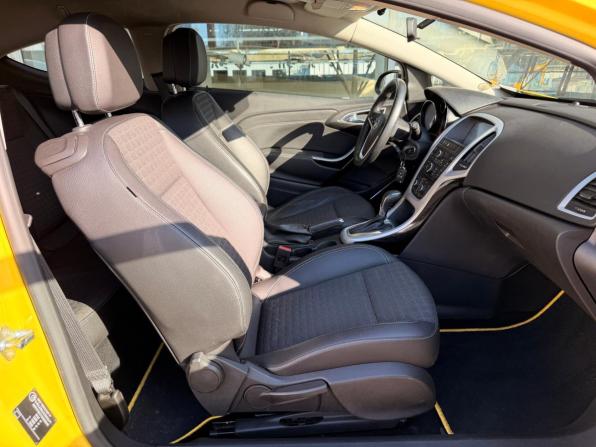 Opel Astra J Рестайлинг с пробегом 2012 года, цена 797 000 рублей, 102451 км, хэтчбек, Автокод Объявления