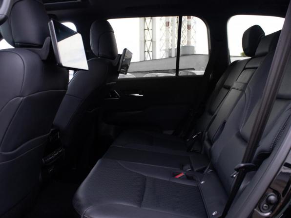 Toyota Land Cruiser 300 Series с пробегом 2023 года, цена 12 699 000 рублей, 26744 км, внедорожник, Автокод Объявления