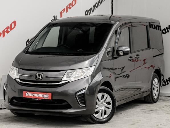 Honda Stepwgn V Рестайлинг с пробегом 2020 года, цена 2 370 000 рублей, 102012 км, минивэн, Автокод Объявления