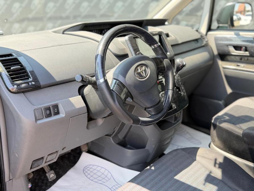 Toyota Voxy II (R70) Краснодар  - изображение 18