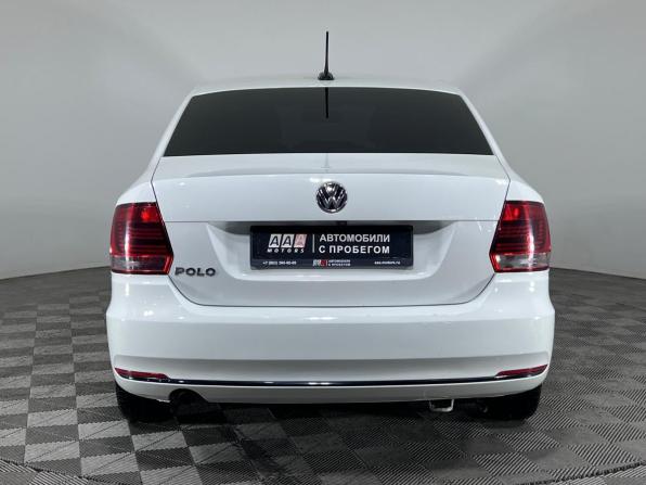 Volkswagen Polo V Рестайлинг с пробегом 2018 года, цена 995 000 рублей, 172454 км, седан, Автокод Объявления