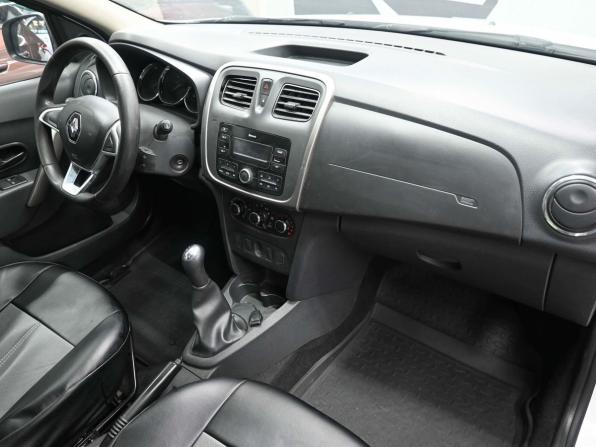 Renault Logan II Рестайлинг с пробегом 2020 года, цена 629 900 рублей, 224000 км, седан, Автокод Объявления