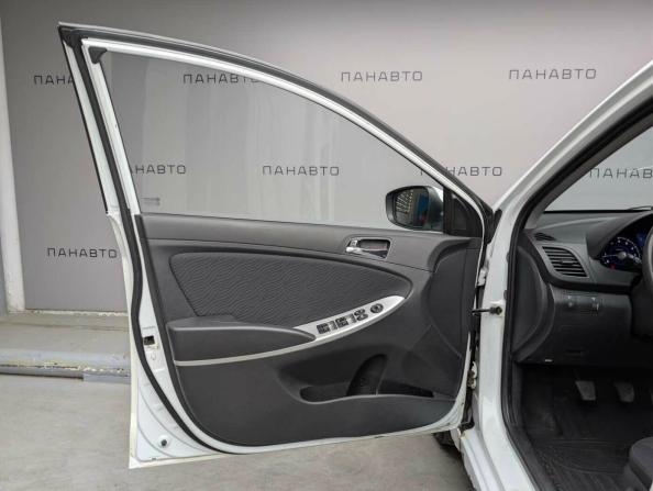 Hyundai Solaris I с пробегом 2012 года, цена 525 000 рублей, 279169 км, седан, Автокод Объявления