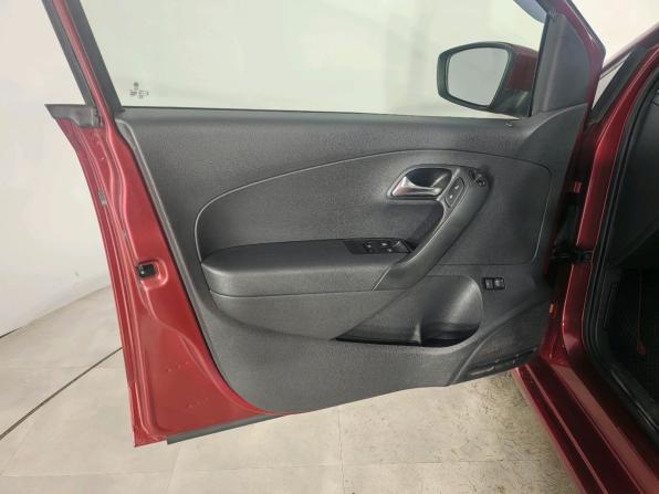 Volkswagen Polo V с пробегом 2011 года, цена 599 000 рублей, 103158 км, седан, Автокод Объявления