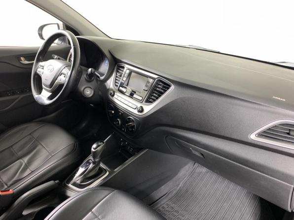 Hyundai Solaris II с пробегом 2017 года, цена 1 289 000 рублей, 154261 км, седан, Автокод Объявления
