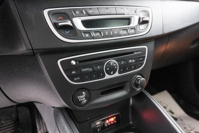 Renault Fluence I с пробегом 2012 года, цена 729 000 рублей, 143000 км, седан, Автокод Объявления