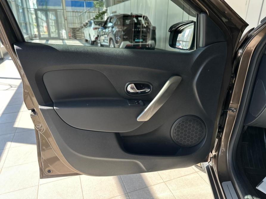 Renault Sandero II Рестайлинг Санкт-Петербург  - изображение 12