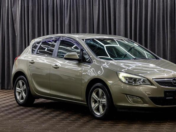 Opel Astra J с пробегом 2011 года, цена 695 000 рублей, 177324 км, хэтчбек, Автокод Объявления