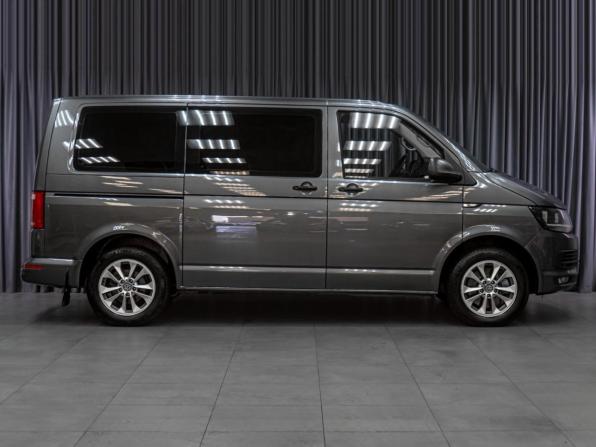 Volkswagen Multivan T6 с пробегом 2016 года, цена 3 319 000 рублей, 261104 км, минивэн, Автокод Объявления