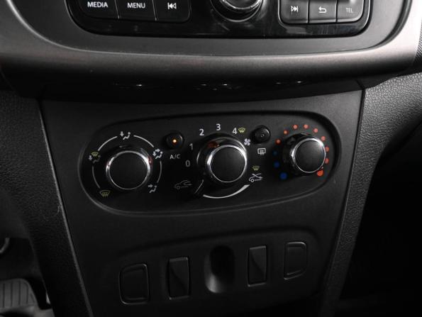 Renault Logan II Рестайлинг с пробегом 2019 года, цена 670 000 рублей, 147015 км, седан, Автокод Объявления