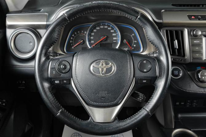 Toyota RAV4 IV (XA40) с пробегом 2013 года, цена 1 899 000 рублей, 180645 км, внедорожник, Автокод Объявления