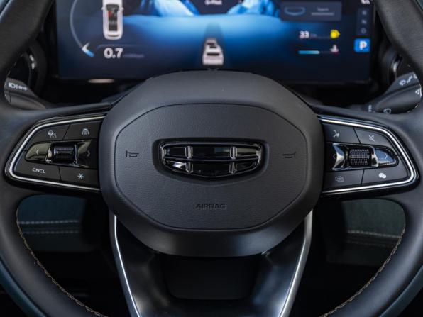 Geely Monjaro I с пробегом 2023 года, цена 3 210 000 рублей, 28500 км, внедорожник, Автокод Объявления