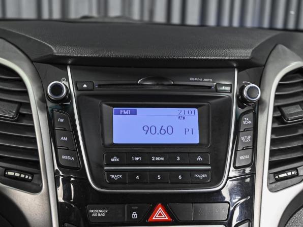 Hyundai i30 II Рестайлинг с пробегом 2015 года, цена 920 000 рублей, 297017 км, хэтчбек, Автокод Объявления