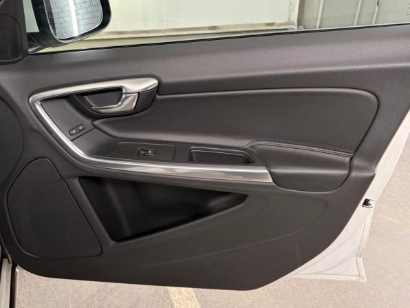Volvo S60 II Рестайлинг с пробегом 2015 года, цена 1 599 000 рублей, 90098 км, седан, Автокод Объявления