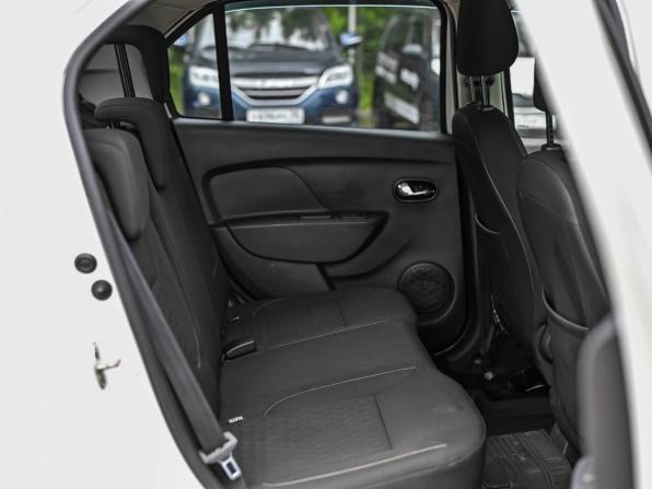 Renault Logan II с пробегом 2017 года, цена 750 000 рублей, 134808 км, седан, Автокод Объявления