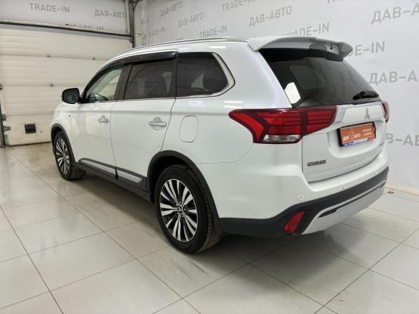 Mitsubishi Outlander III Рестайлинг 3 с пробегом 2019 года, цена 2 599 000 рублей, 193000 км, внедорожник, Автокод Объявления