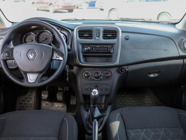 Renault Sandero II с пробегом 2017 года, цена 969 000 рублей, 98363 км, хэтчбек, Автокод Объявления