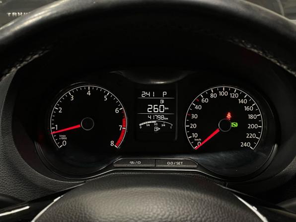 Volkswagen Polo V Рестайлинг с пробегом 2016 года, цена 1 170 000 рублей, 41797 км, седан, Автокод Объявления