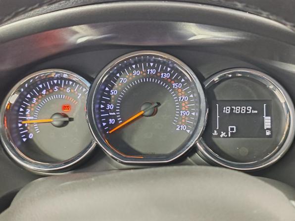 Renault Logan II Рестайлинг с пробегом 2021 года, цена 1 029 000 рублей, 187888 км, седан, Автокод Объявления