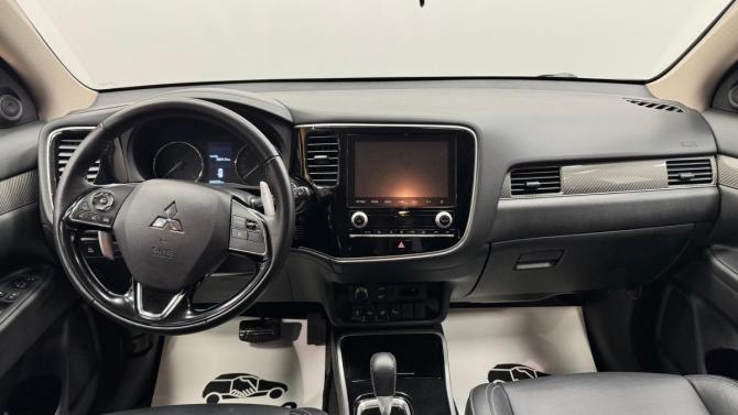 Mitsubishi Outlander III Рестайлинг 3 с пробегом 2021 года, цена 3 020 000 рублей, 42550 км, внедорожник, Автокод Объявления