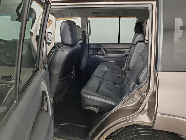 Mitsubishi Pajero IV с пробегом 2010 года, цена 1 799 000 рублей, 276179 км, внедорожник, Автокод Объявления