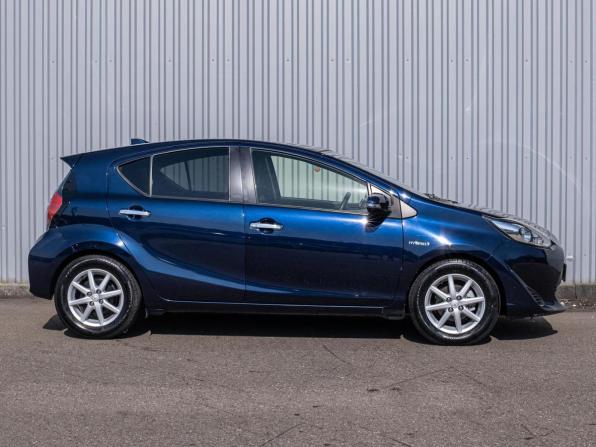 Toyota Aqua I Рестайлинг 2 с пробегом 2018 года, цена 1 269 000 рублей, 106766 км, хэтчбек, Автокод Объявления
