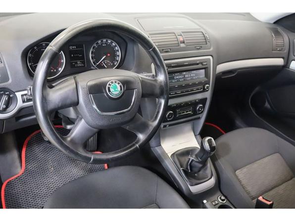 Skoda Octavia II (A5) Рестайлинг с пробегом 2012 года, цена 599 000 рублей, 210959 км, лифтбек, Автокод Объявления