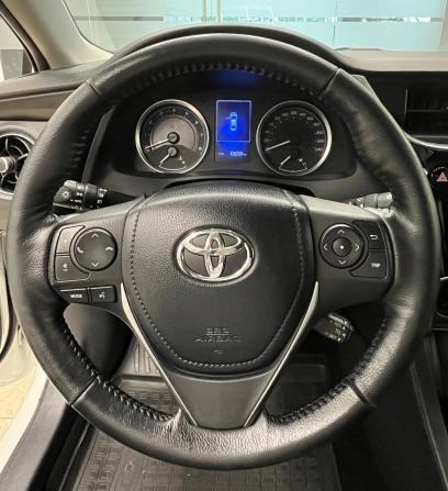 Toyota Corolla XI (E160 E170 E180) Рестайлинг 1 с пробегом 2018 года, цена 1 890 000 рублей, 126720 км, седан, Автокод Объявления