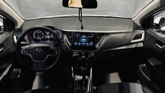 Hyundai Solaris II Рестайлинг с пробегом 2021 года, цена 1 549 000 рублей, 104292 км, седан, Автокод Объявления