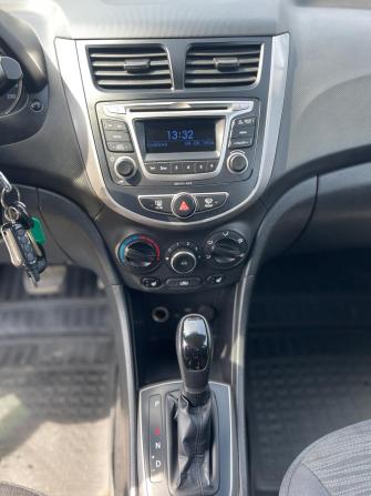 Hyundai Solaris I Рестайлинг с пробегом 2015 года, цена 750 000 рублей, 232902 км, седан, Автокод Объявления