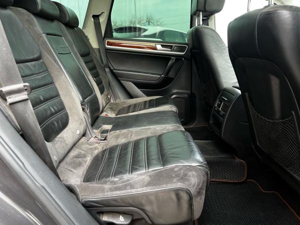Volkswagen Touareg II с пробегом 2011 года, цена 1 815 000 рублей, 333885 км, внедорожник, Автокод Объявления