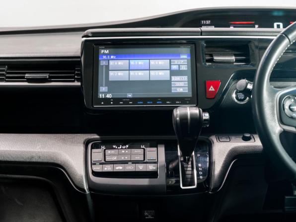 Honda Stepwgn V с пробегом 2017 года, цена 1 830 000 рублей, 157755 км, минивэн, Автокод Объявления