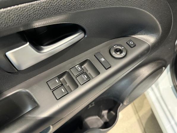 Kia Venga I с пробегом 2014 года, цена 1 035 000 рублей, 81501 км, минивэн, Автокод Объявления