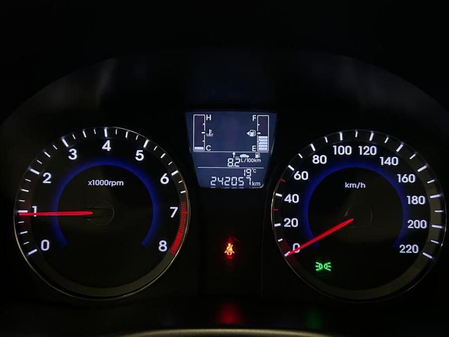 Hyundai Solaris I Рестайлинг Санкт-Петербург  - изображение 23