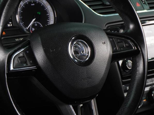 Skoda Octavia III (A7) с пробегом 2017 года, цена 1 350 000 рублей, 185188 км, лифтбек, Автокод Объявления