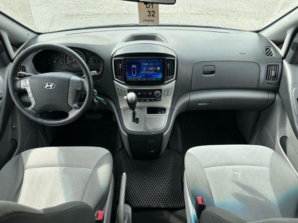 Hyundai H-1 II Рестайлинг с пробегом 2016 года, цена 1 780 000 рублей, 382060 км, минивэн, Автокод Объявления