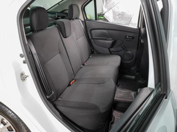 Renault Logan II Рестайлинг с пробегом 2019 года, цена 949 000 рублей, 70998 км, седан, Автокод Объявления