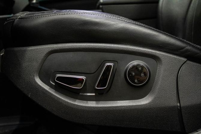 Hyundai Genesis II с пробегом 2014 года, цена 1 319 000 рублей, 483674 км, седан, Автокод Объявления