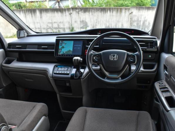 Honda Stepwgn V с пробегом 2015 года, цена 1 420 000 рублей, 190220 км, минивэн, Автокод Объявления