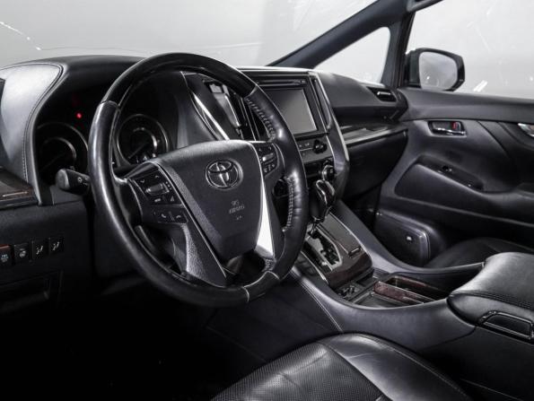 Toyota Alphard III Рестайлинг с пробегом 2019 года, цена 4 740 000 рублей, 180000 км, минивэн, Автокод Объявления