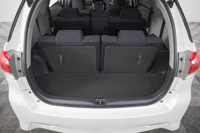 Toyota Wish II с пробегом 2011 года, цена 1 199 000 рублей, 183389 км, минивэн, Автокод Объявления